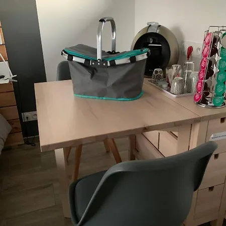 Les De Lily 2 לינה וארוחת בוקר 3*